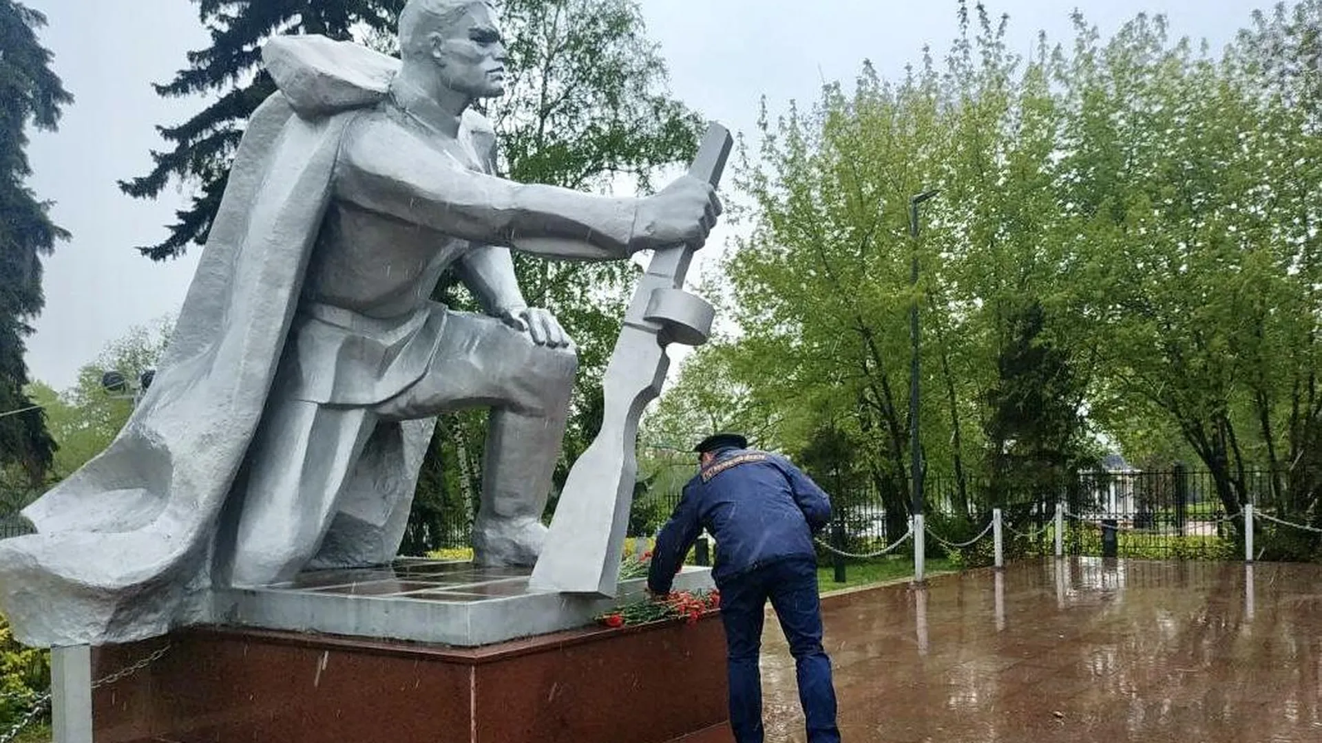 В Подмосковье проверили содержание более 1 тыс памятников накануне Дня Победы
