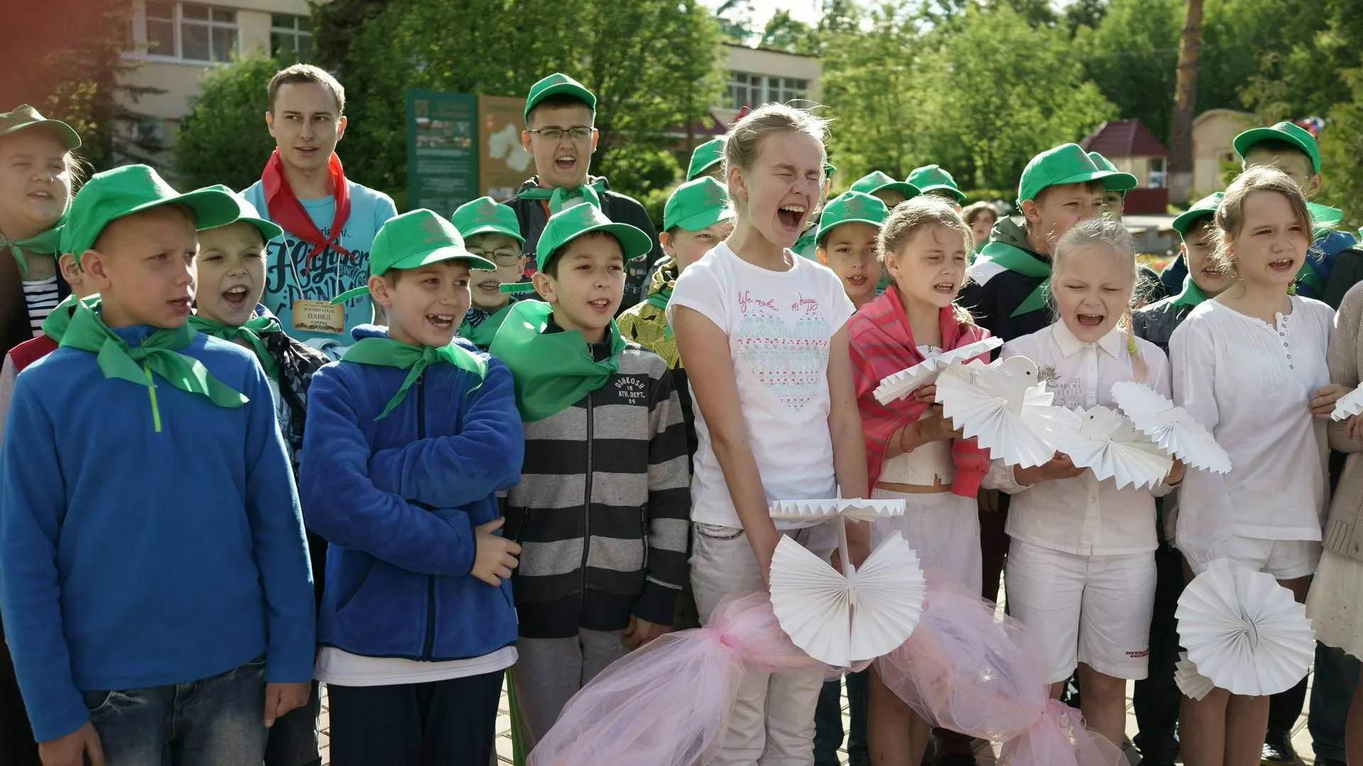 Жителям Подмосковья рассказали, как оформить справку в детский лагерь онлайн
