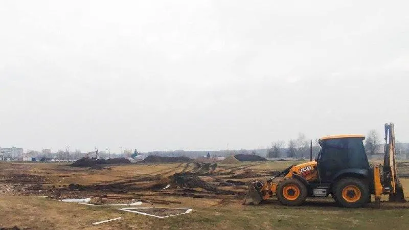 В Егорьевске на стадионе «Мещера» приступили к устройству основания футбольного поля
