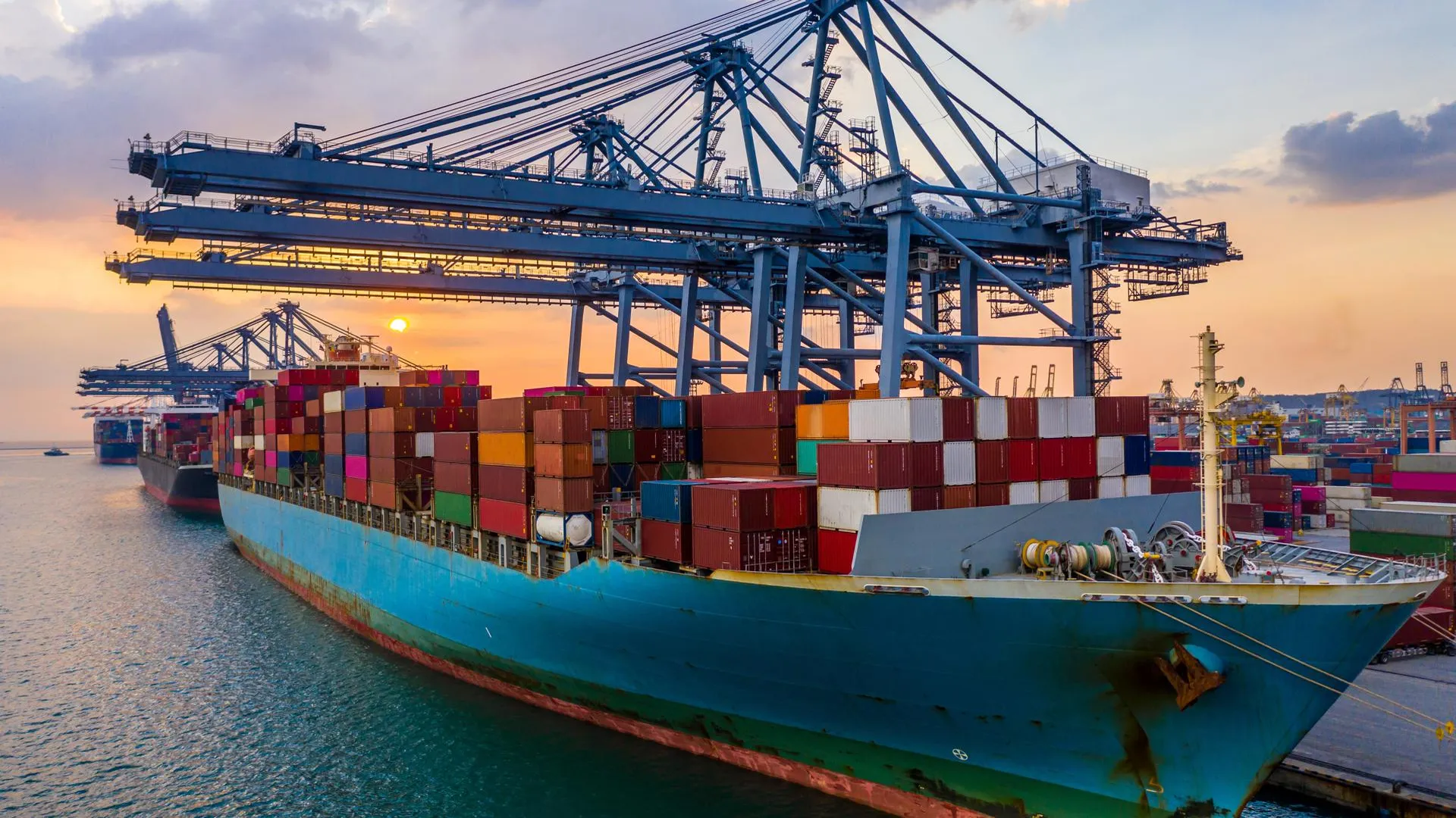 Перевозки контейнеров из портов Северо‑Запада увеличились на 121%