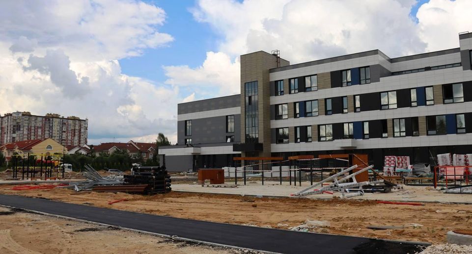 Строительство самой большой школы в Ступино вышло на финальную стадию