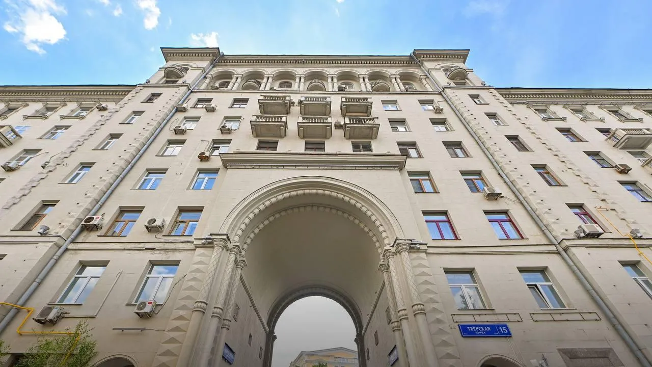Власти рассказали о реставрации памятных зданий в Москве