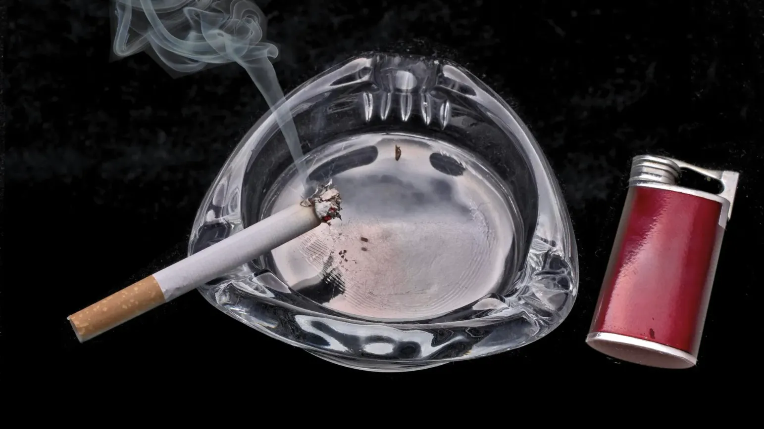 Главный нарколог Подмосковья рассказал, как из-за курения можно лишиться голоса