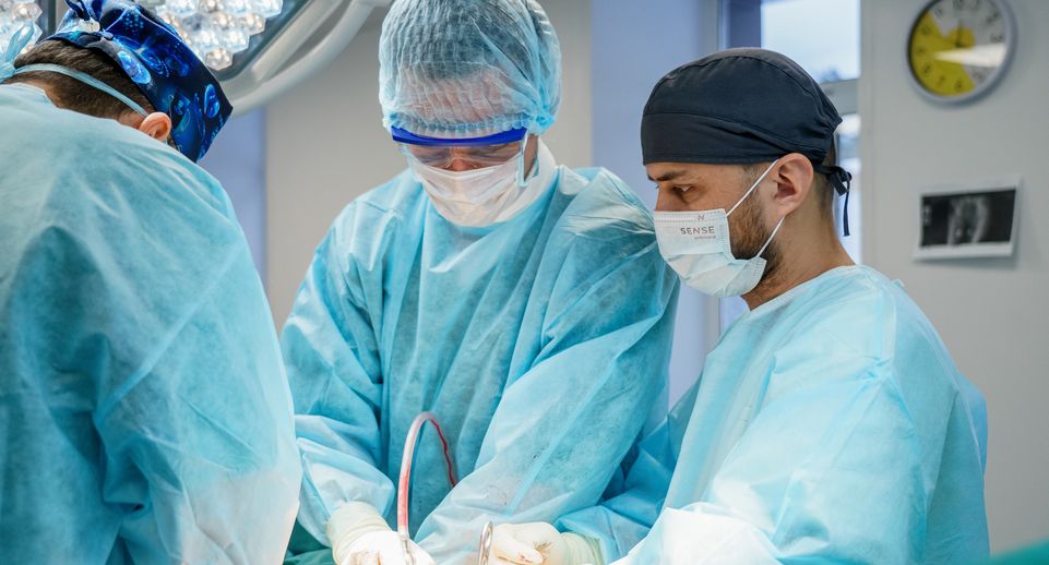 Видновские врачи прооперировали пациентку, у которой разрушился тазобедренный сустав