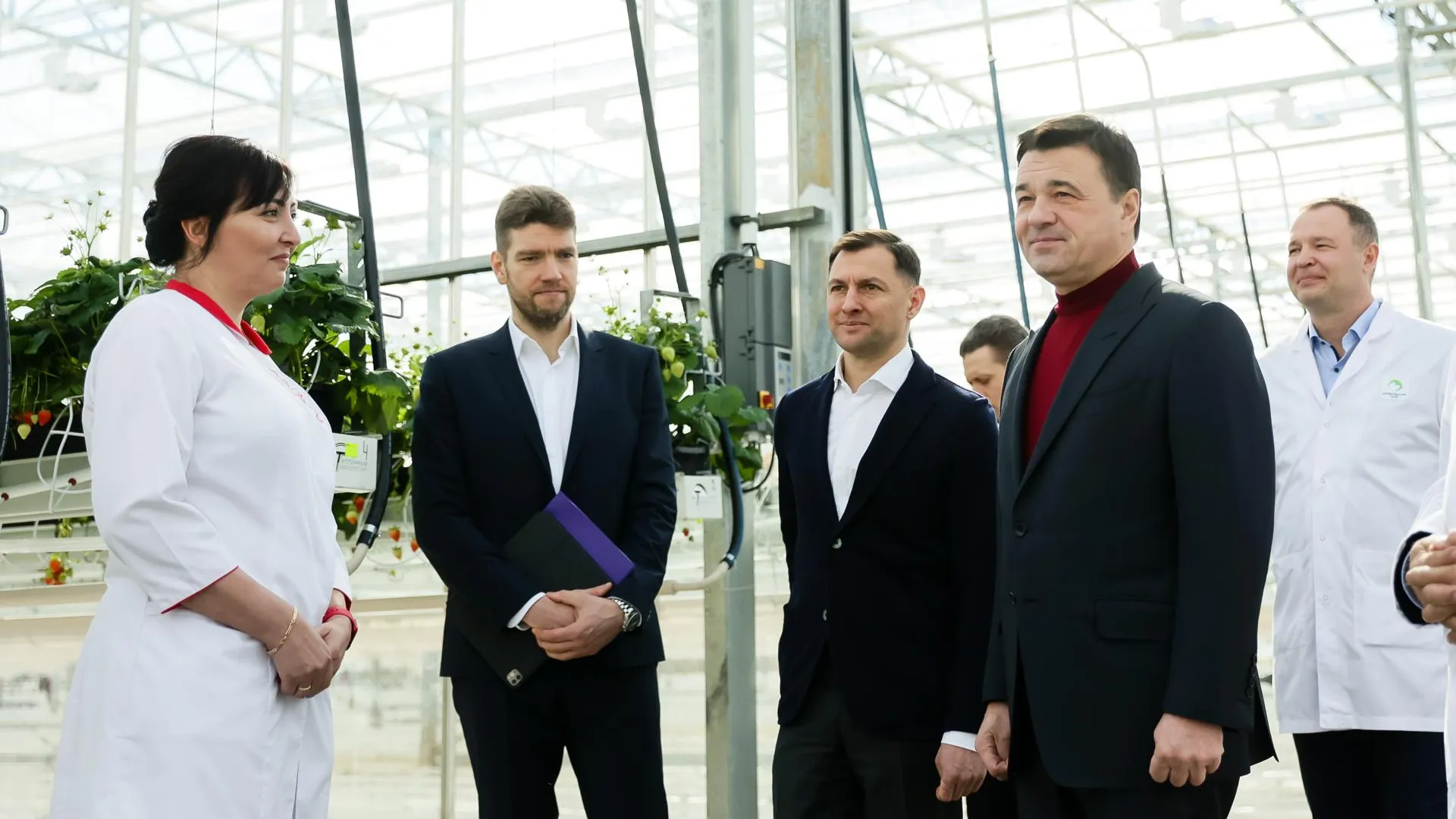 Губернатор Подмосковья провел встречу с аграриями по вопросам поддержки