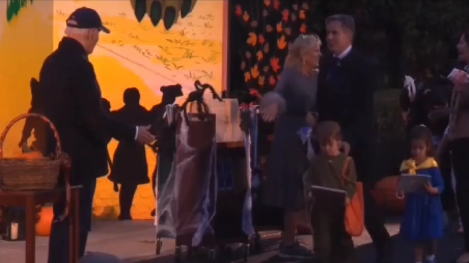 Сын госсекретаря США Блинкена пришел на Хэллоуин в костюме Зеленского