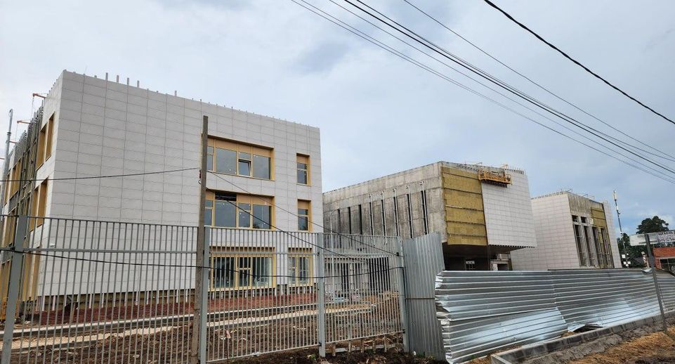 Стройготовность школы на 550 мест в Пушкине составляет 65%