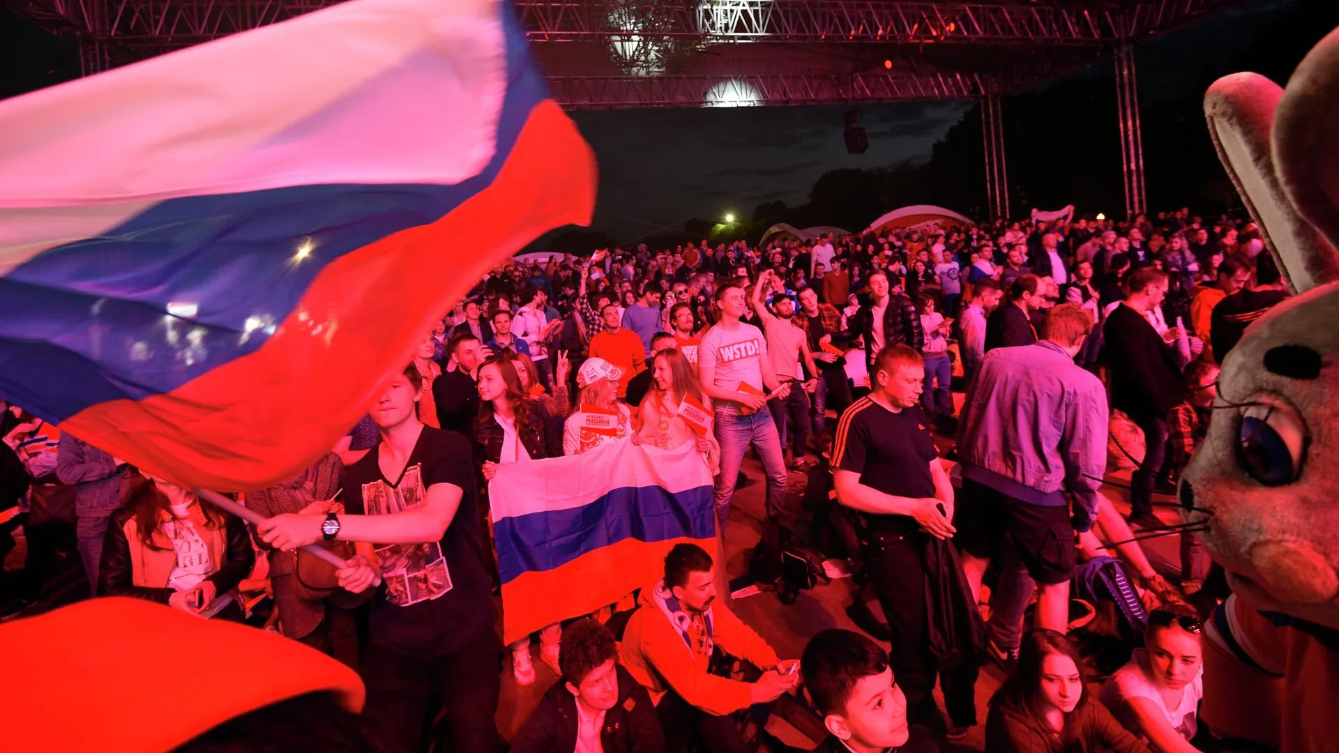 Около 300 тысяч человек посетили мероприятия чемпионата мира по хоккею в Москве