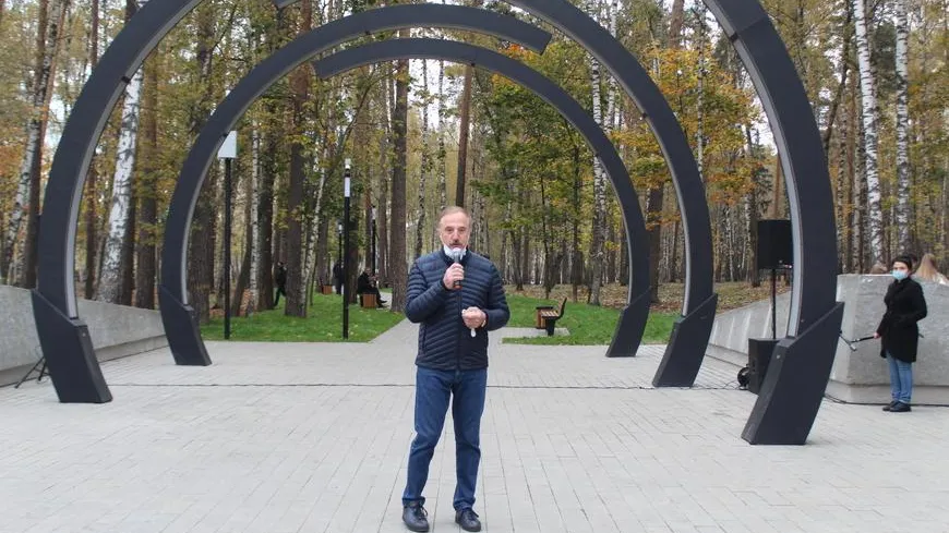 В Люберцах открыли новую входную группу парка «Малаховское озеро»