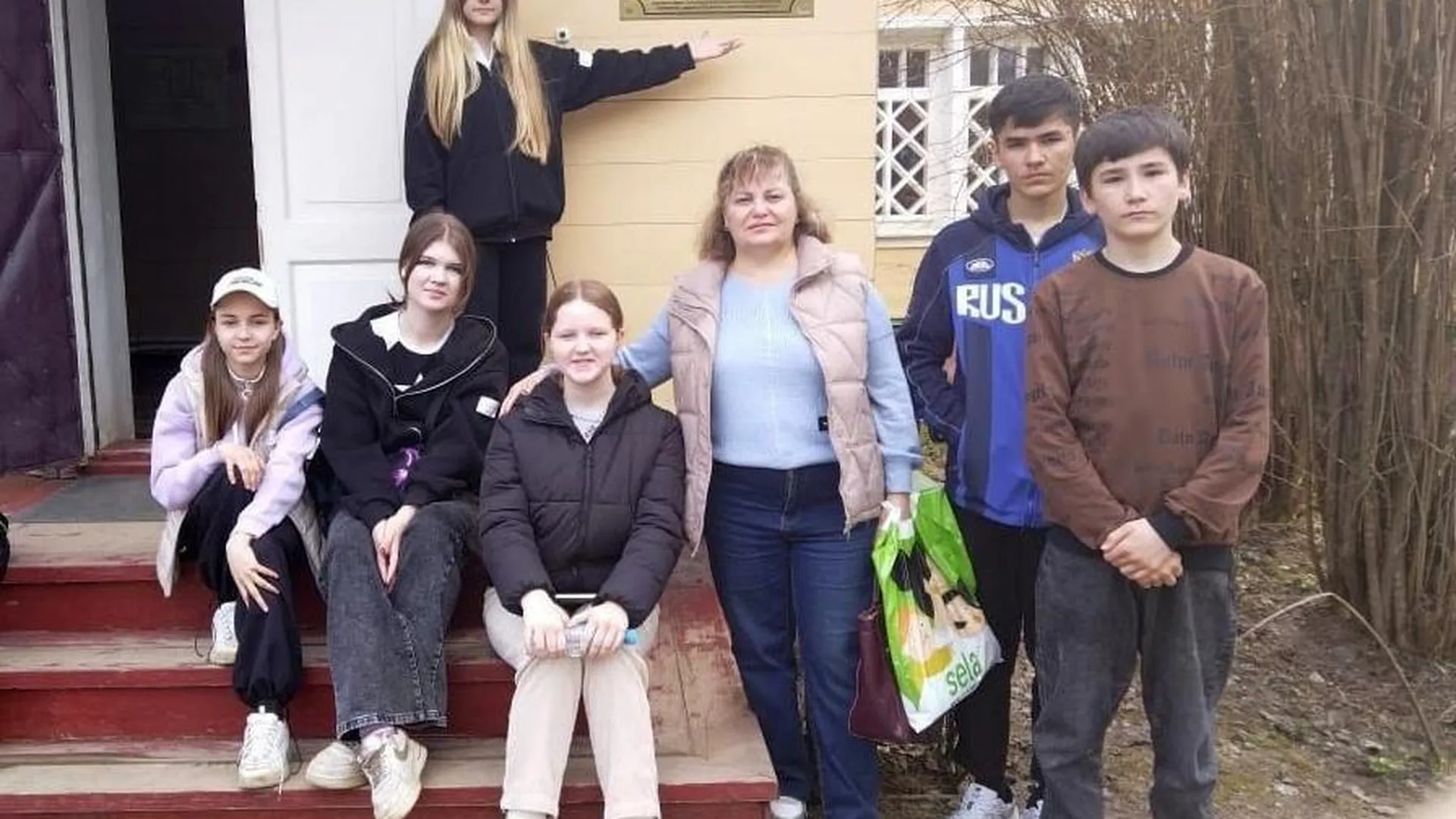 Подростки из Серпухова посетили экскурсию в музей-заповедник «Мелихово»