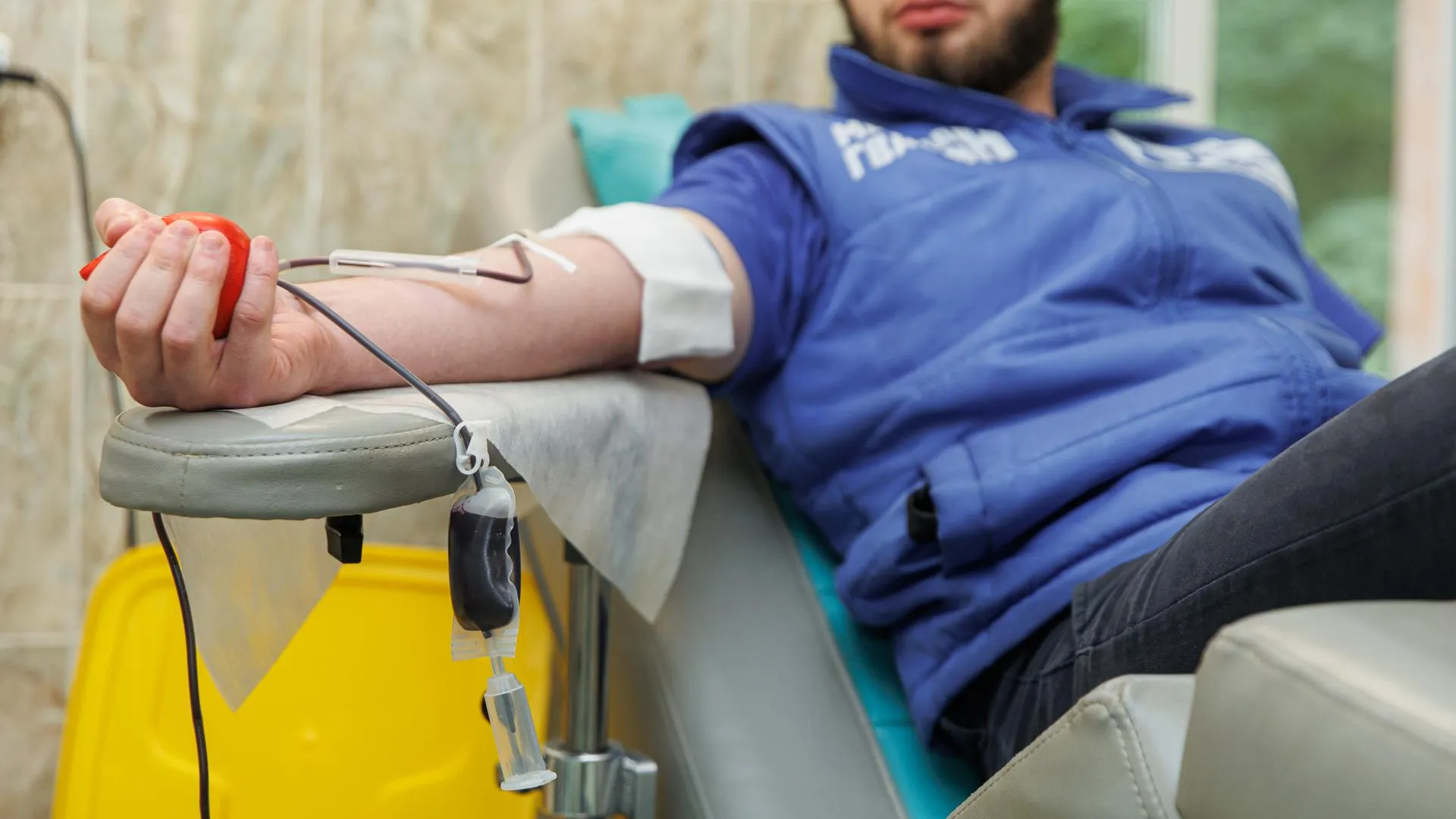 Более 100 литров крови сдали ЕР и МГЕР Подмосковья во Всемирный день донора