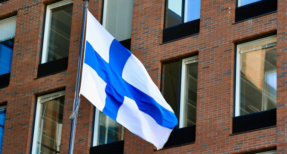 Министр обороны Хяккянен: Финляндия может открыть границу с Россией