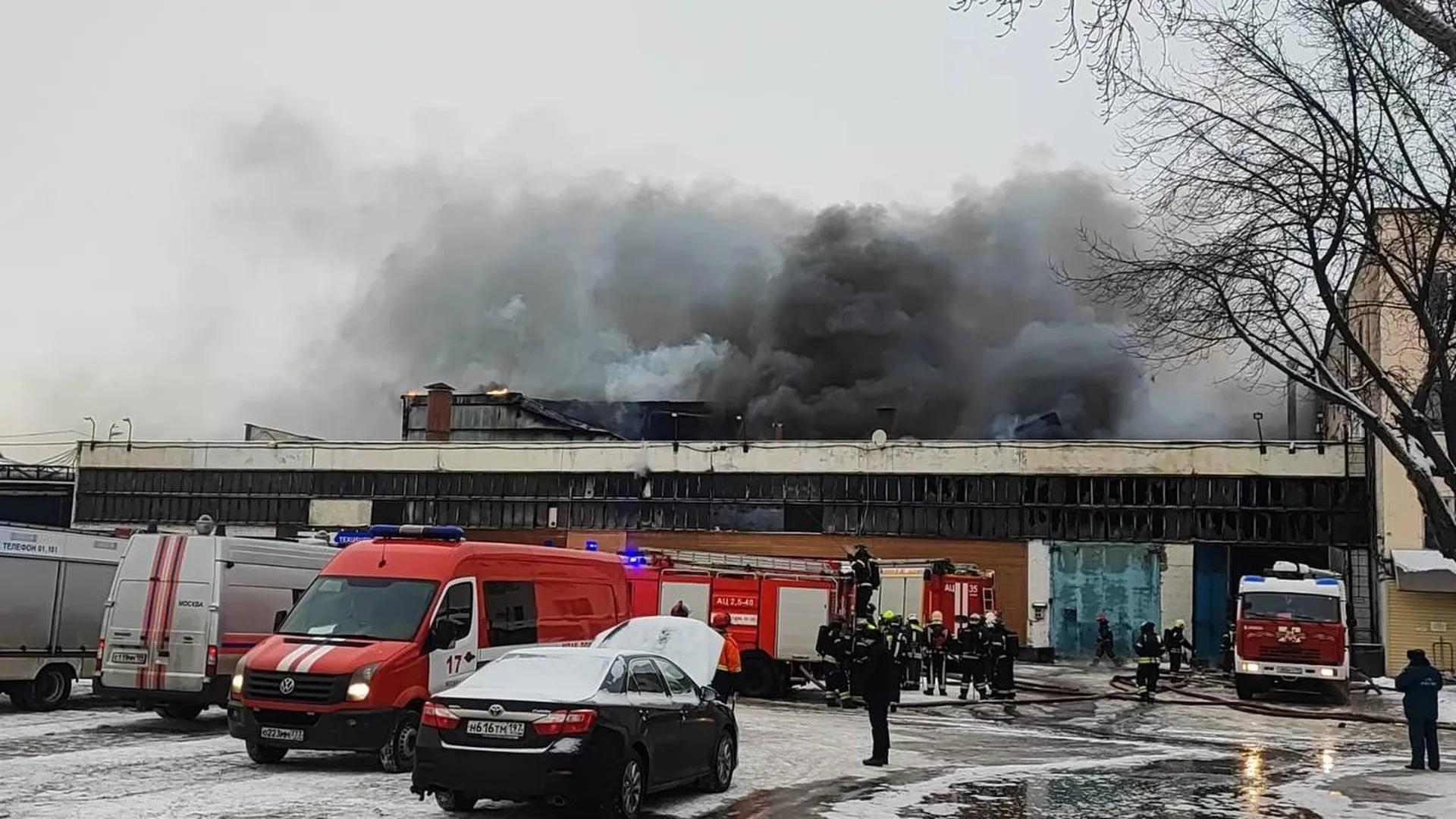 Столичная прокуратура опубликовала видео с места пожара на складе