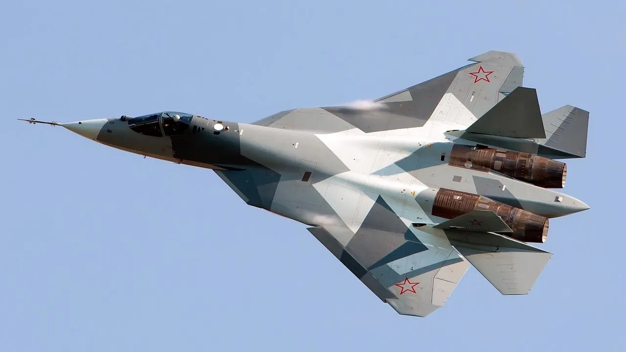 Замглавы Минобороны Индии: страна оценивает возможности российского Су-57