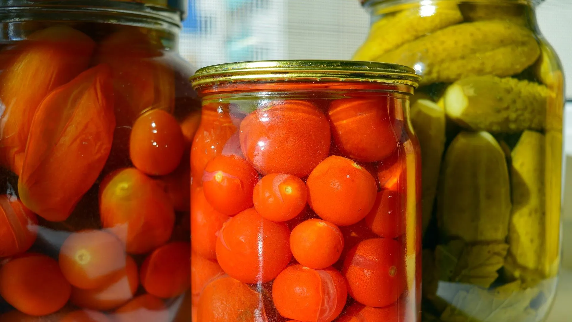 Гастроэнтеролог Сухорукова назвала продукты, которыми проще всего отравиться