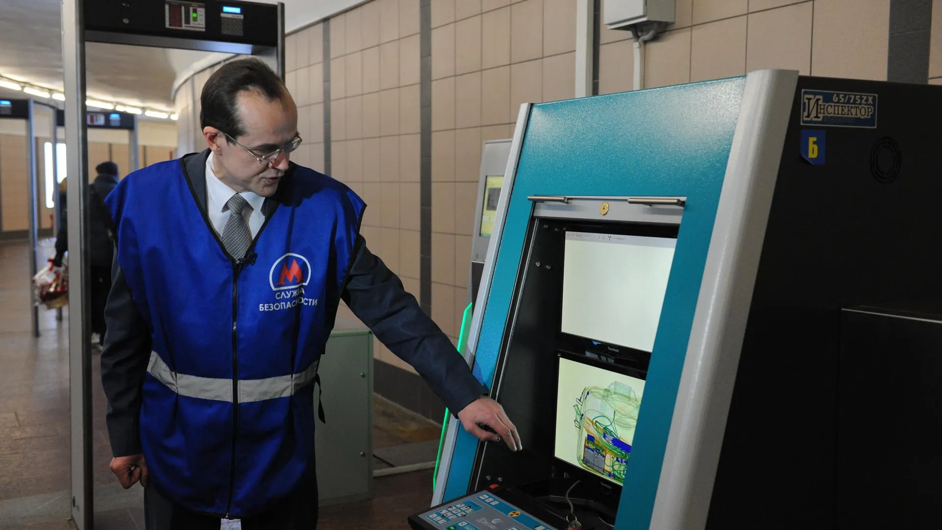 Сотрудники метро Москвы будут проходить досмотр, как и пассажиры