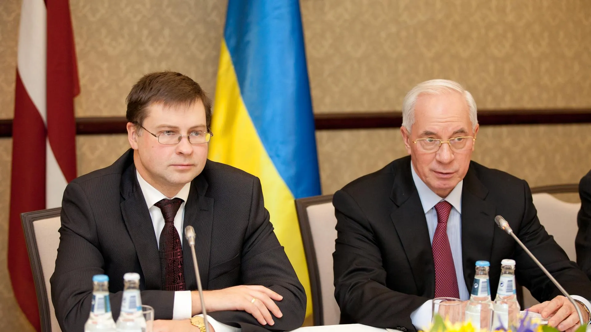 Экс‑премьер Украины Азаров: Зеленский отменил выборы из‑за страха проиграть