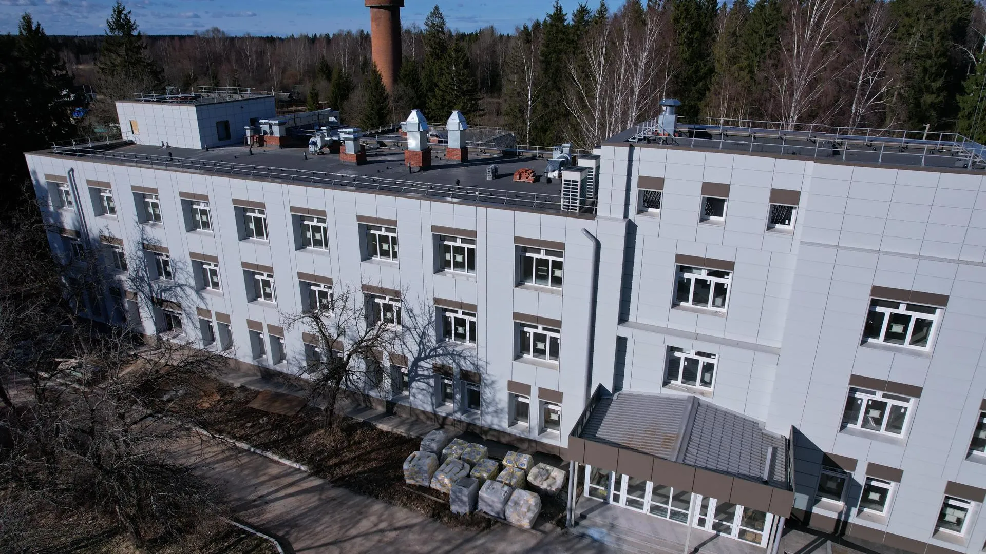 В Волоколамске продолжается капремонт главного корпуса Осташевского отделения больницы