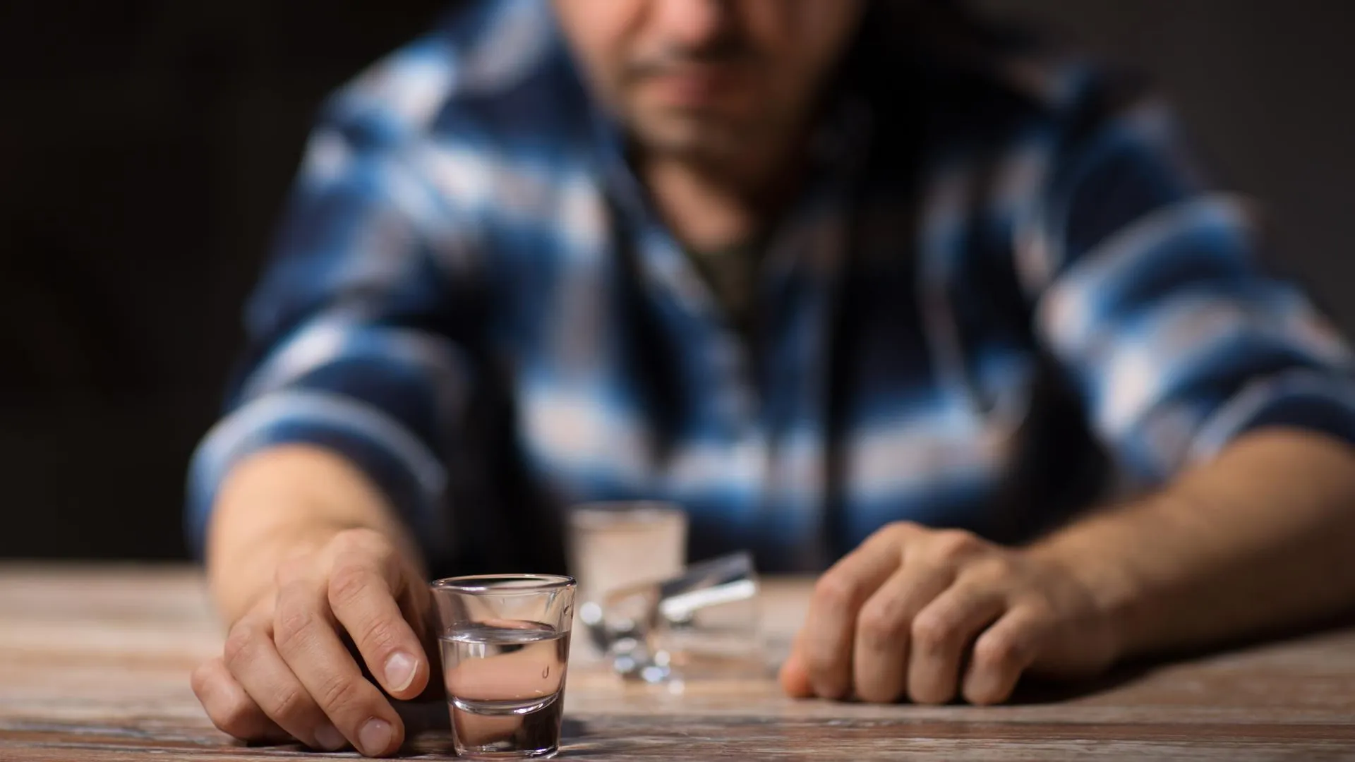 Повысить градус: почему в России возросло число людей с алкогольной зависимостью