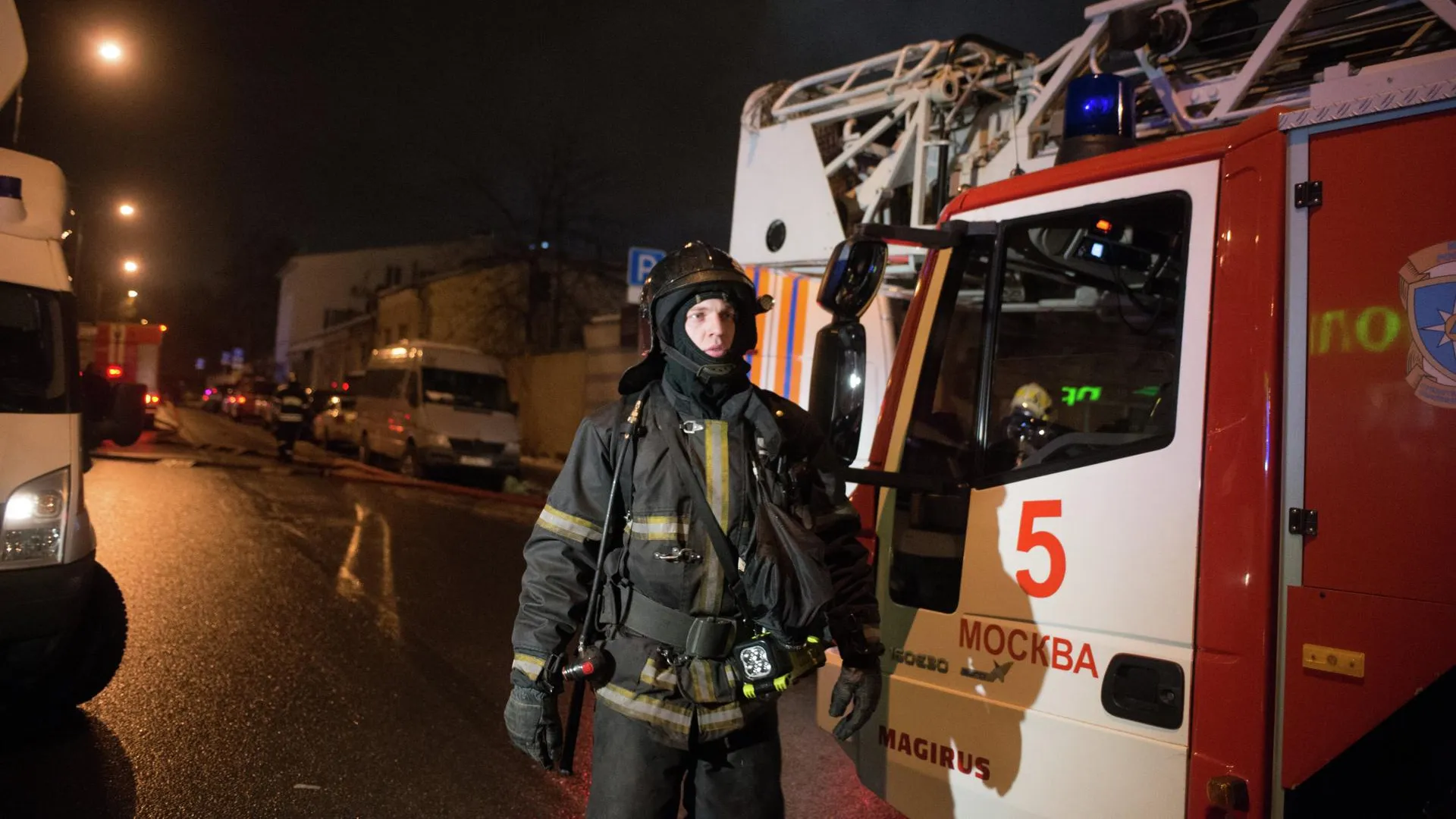 Мосгортранс заявил, что пожар произошел на конечной станции, а не в депо