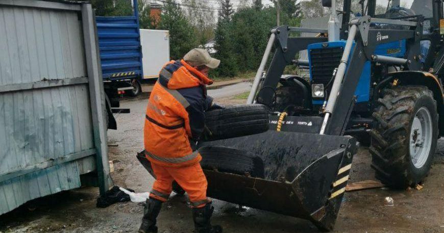 Порядка 320 куб метров старых автопокрышек подобрали и вывезли в Истре ...