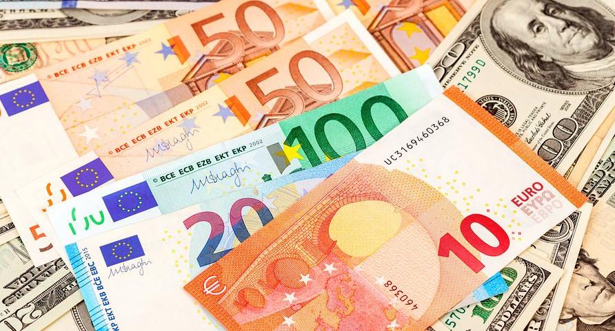 Мосбиржа с 13 июня прекращает торги долларом и евро