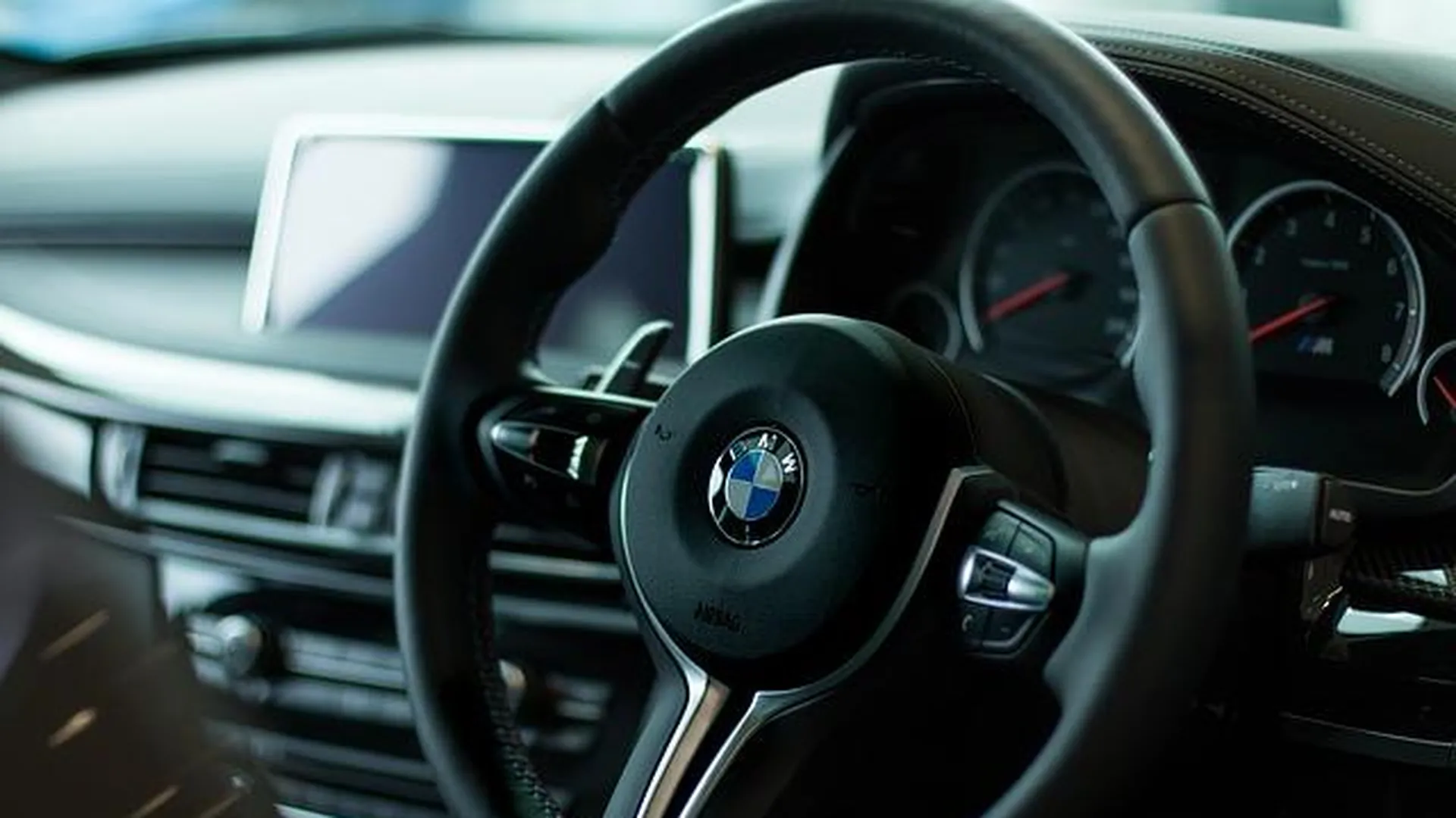 BMW восстановила поставки запчастей в Россию
