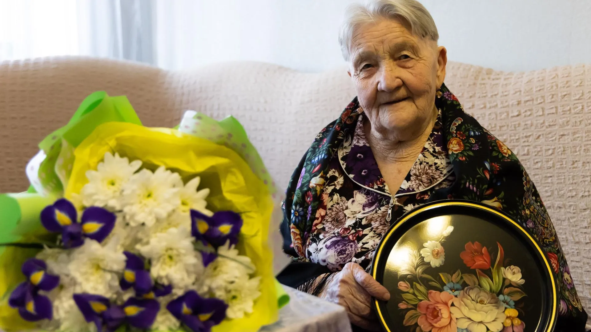 В Подмосковье подарки на юбилей получили почти 13 тыс жителей старше 80 лет с начала года