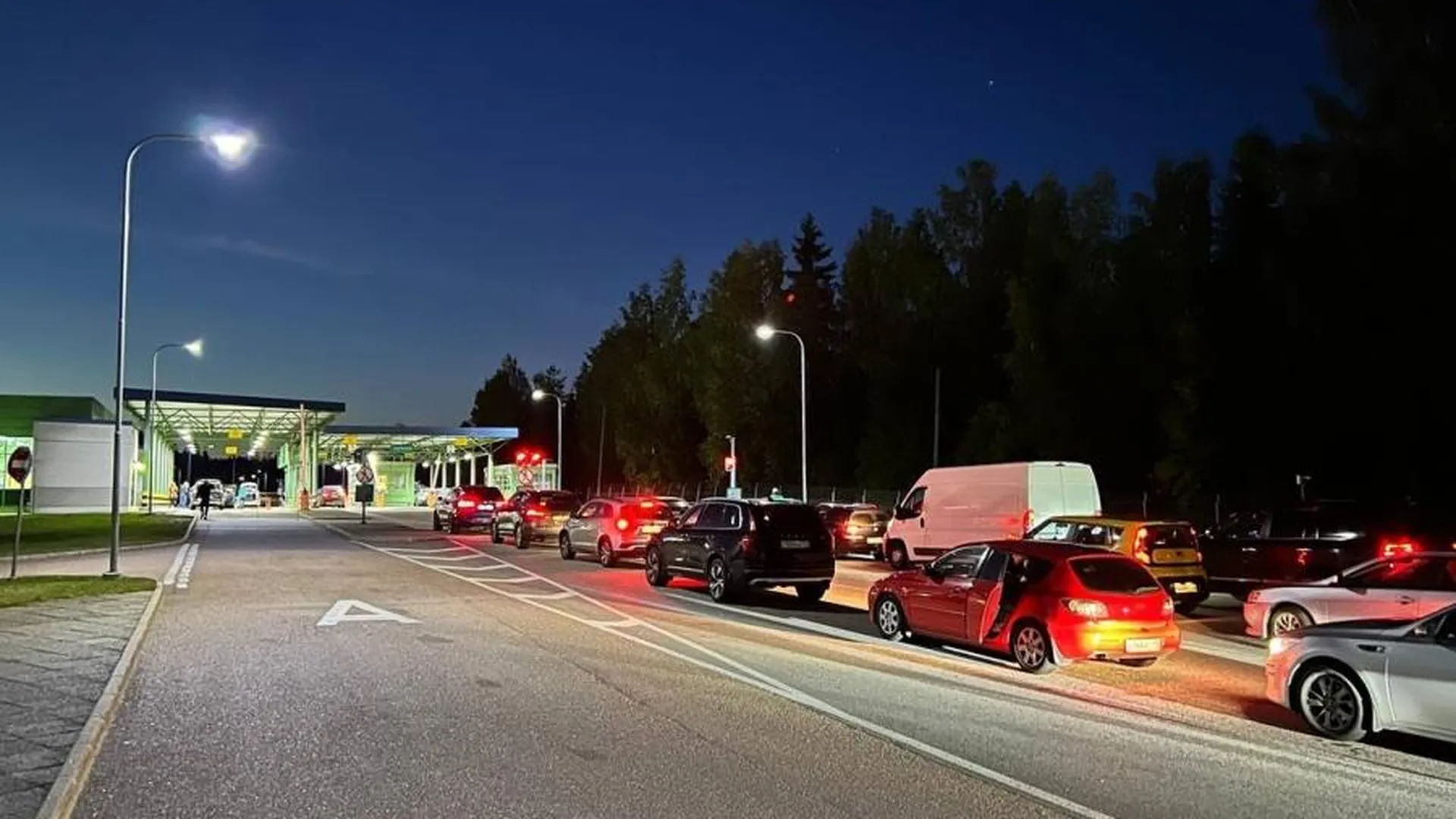 Финляндия решила закрыть четыре КПП на границе с Россией