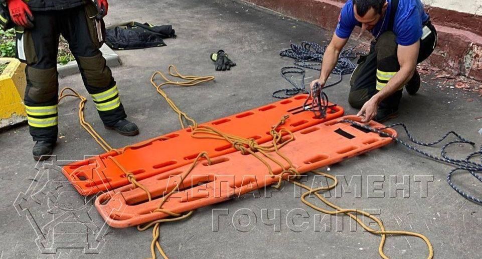 В Москве спасатели потратили 2 часа на госпитализацию 300-килограммовой женщины