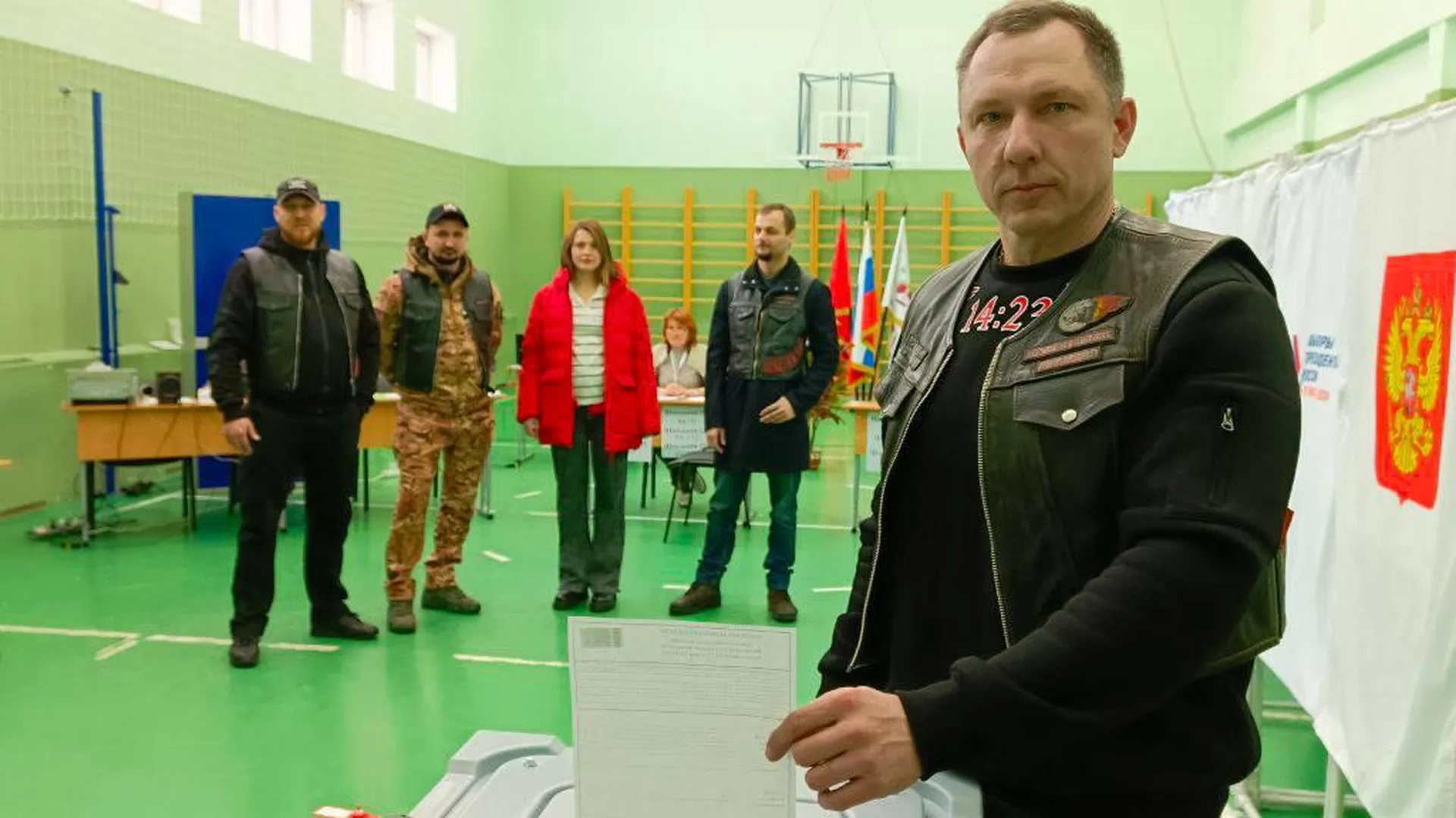 Члены мотоклуба «Ночные волки» проголосовали на выборах в Дмитрове