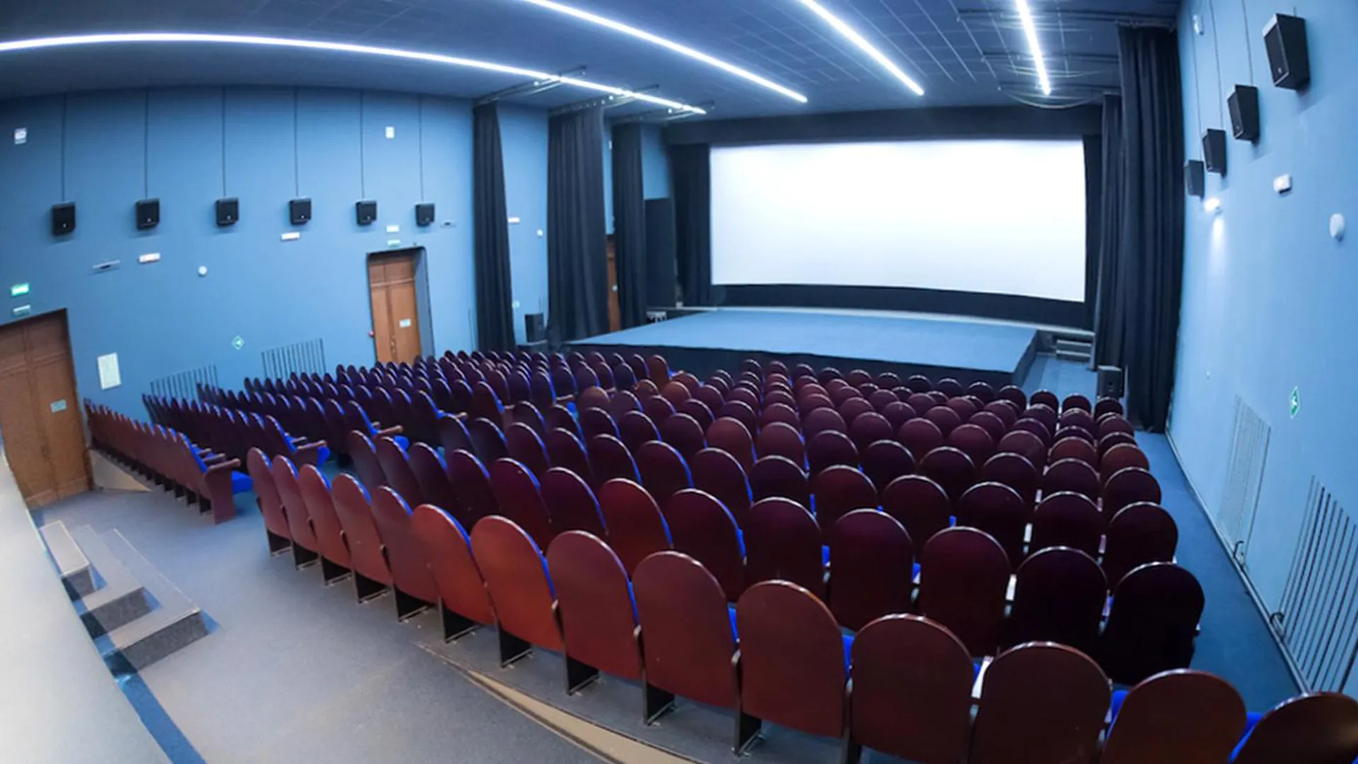 ТЦ в России могут обязать перенести кинотеатры на первые этажи