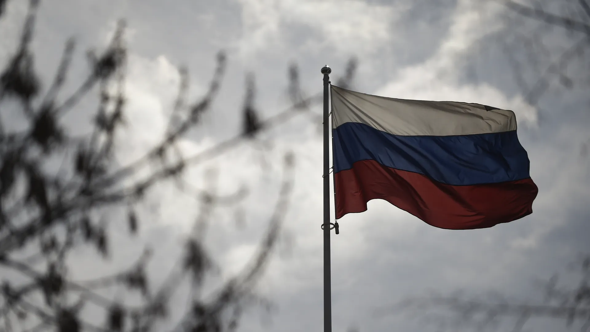 Бойцы водрузили российский флаг в населенном пункте Работино