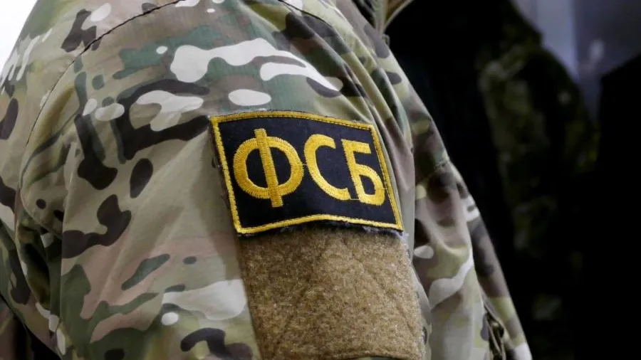 10-классник в Подмосковье принес в школу топор для мяса и нож
