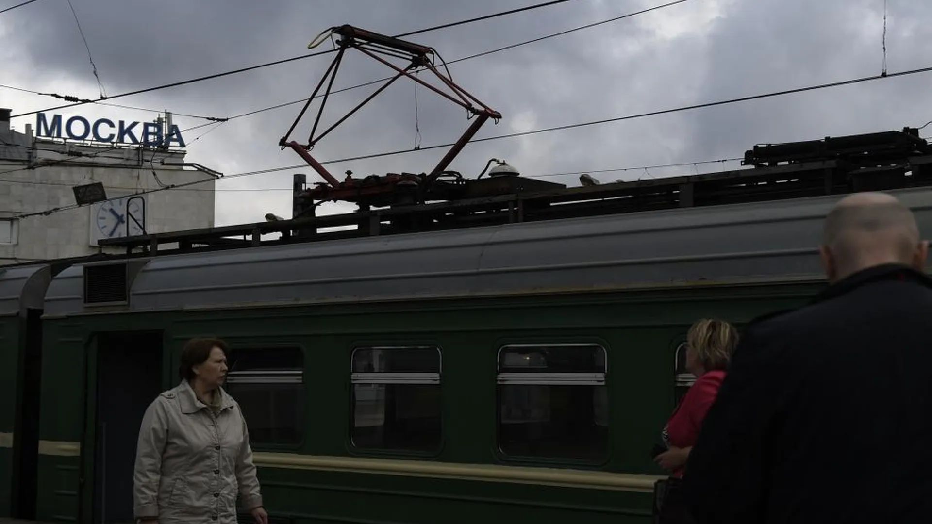 Электричка панки выхино. Опоздание электрички фото. Задерживаются электрички казанского направления сейчас. Электричка на завтра. Опоздание электричек подольск курская.