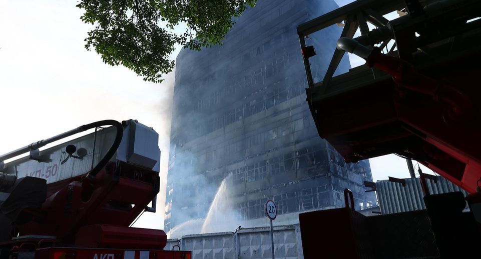 Силовики поминутно восстановили ход борьбы с пожаром во Фрязине