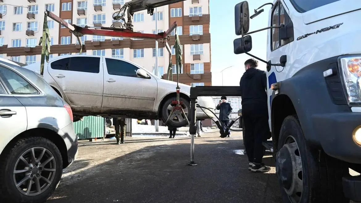 Более 60 транспортных средств эвакуировали со дворов Подмосковья за месяц