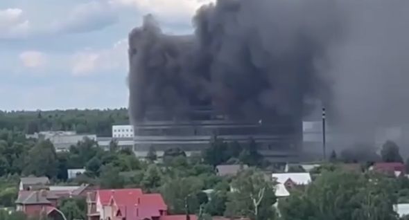 Кадры пожара в здании НИИ во Фрязине. ВИДЕО