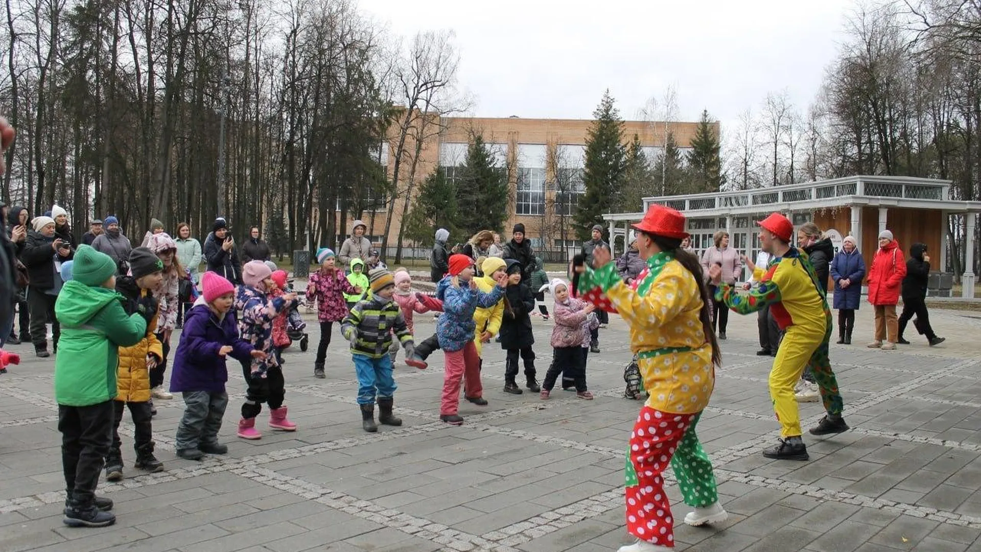 Более 6 тыс. человек отметили первое апреля в парках Подмосковья