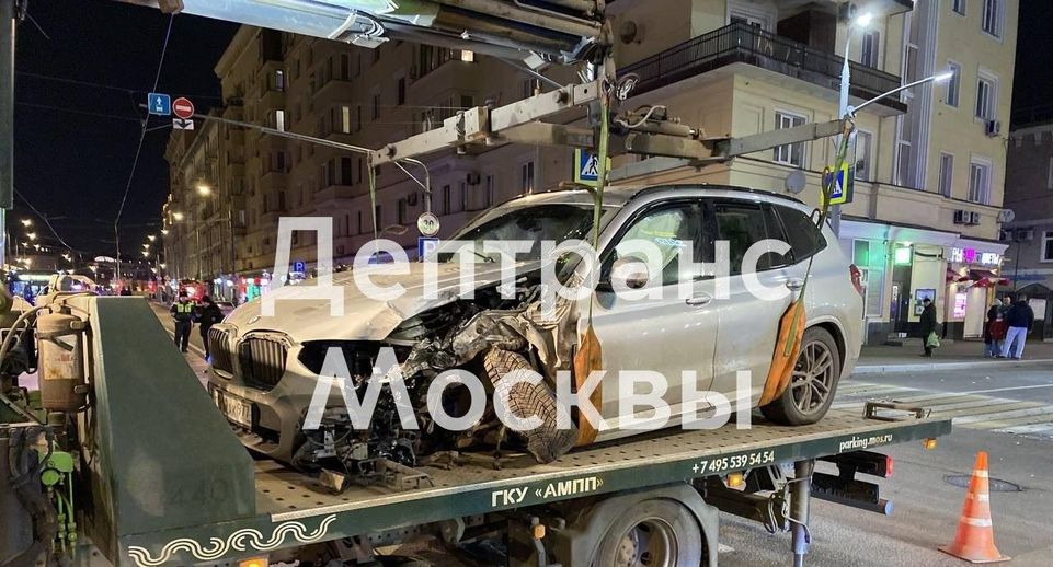 Шестерых пострадавших при ДТП в Москве госпитализировали