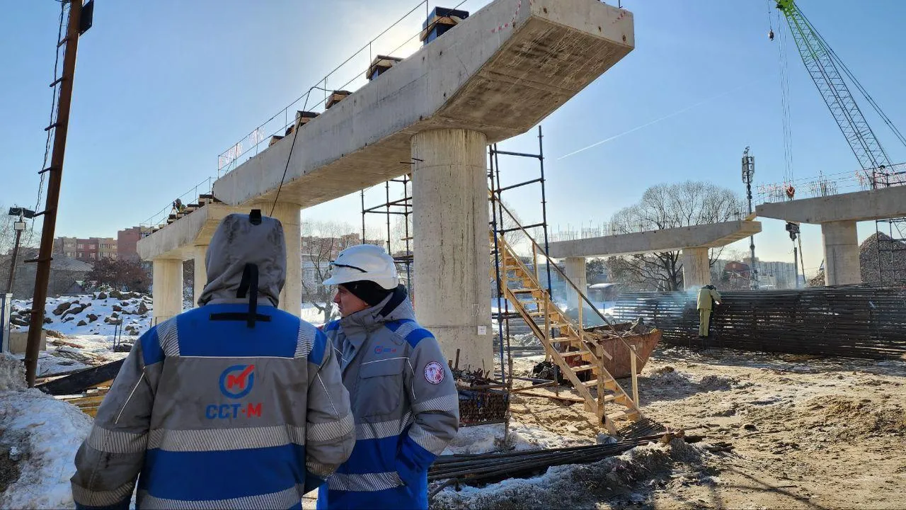 Строительство моста через реку Пехорку завершено на 40 процентов