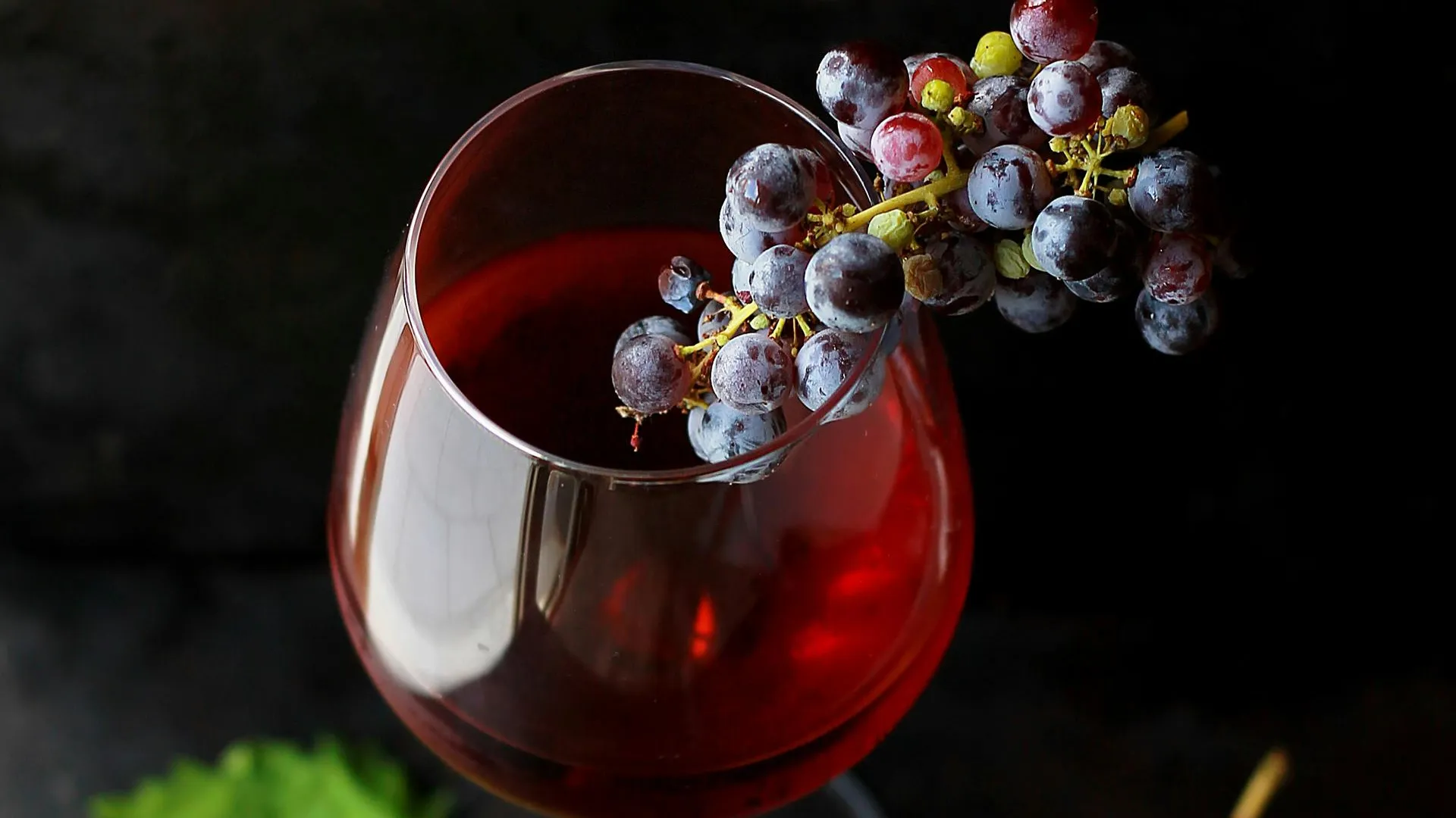 В России один из крупнейших производителей вина стал собственностью государства