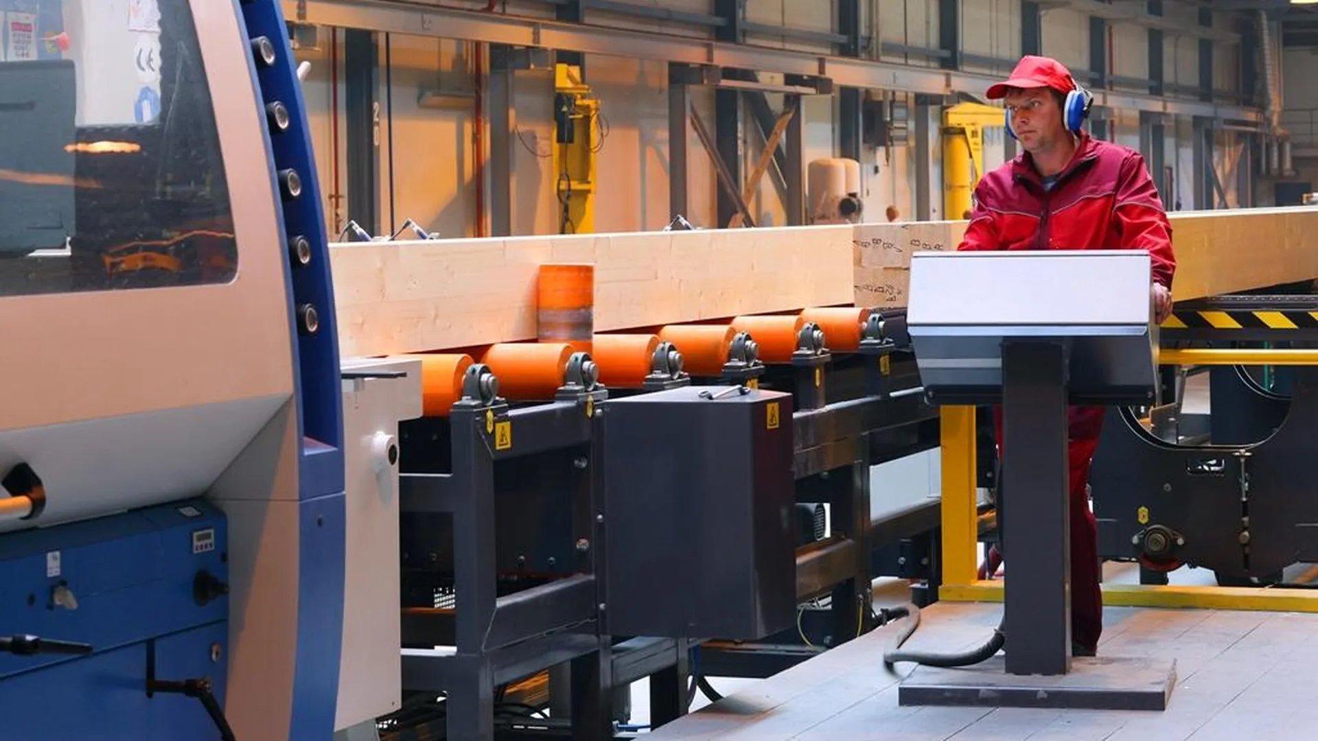 Деревообрабатывающая компания откроет свое производство на бывшем заводе Ford в Ленобласти