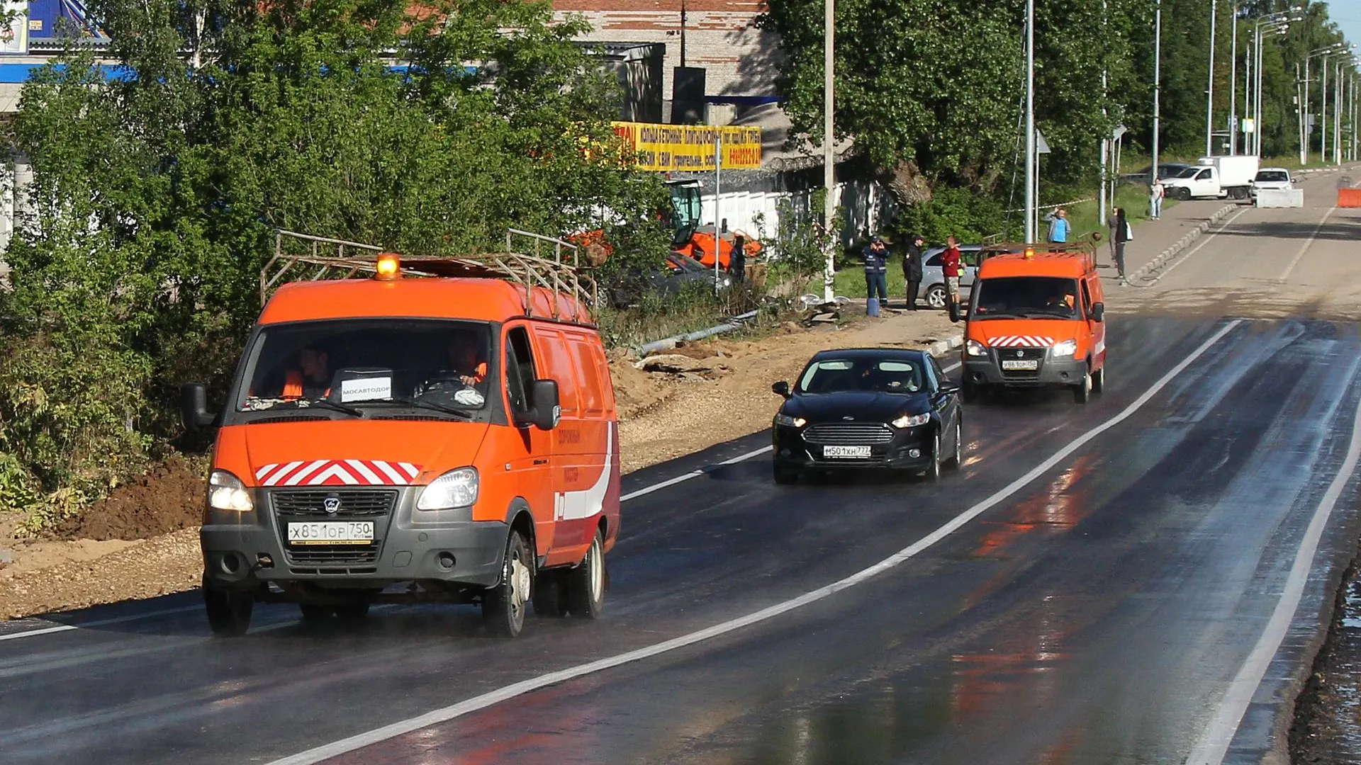 Тротуары восстановили на поврежденном из‑за ЧП участке шоссе в Рузском округе