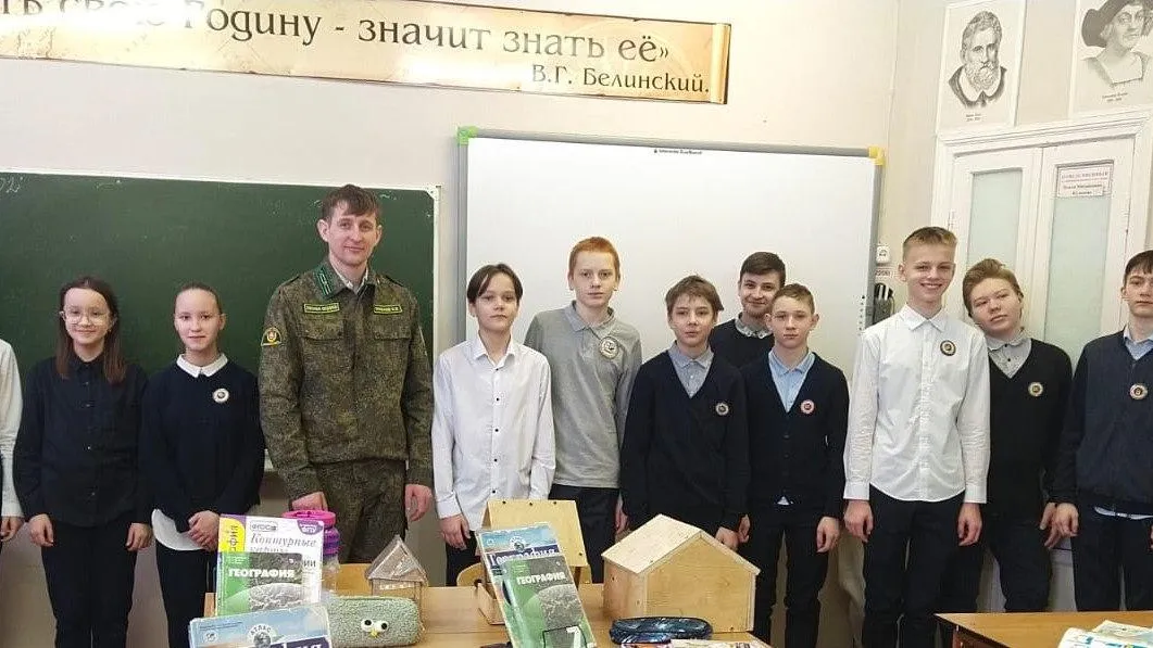 Юные лесничие Сергиева Посада вместе с родителями сделали кормушки для зимующих птиц