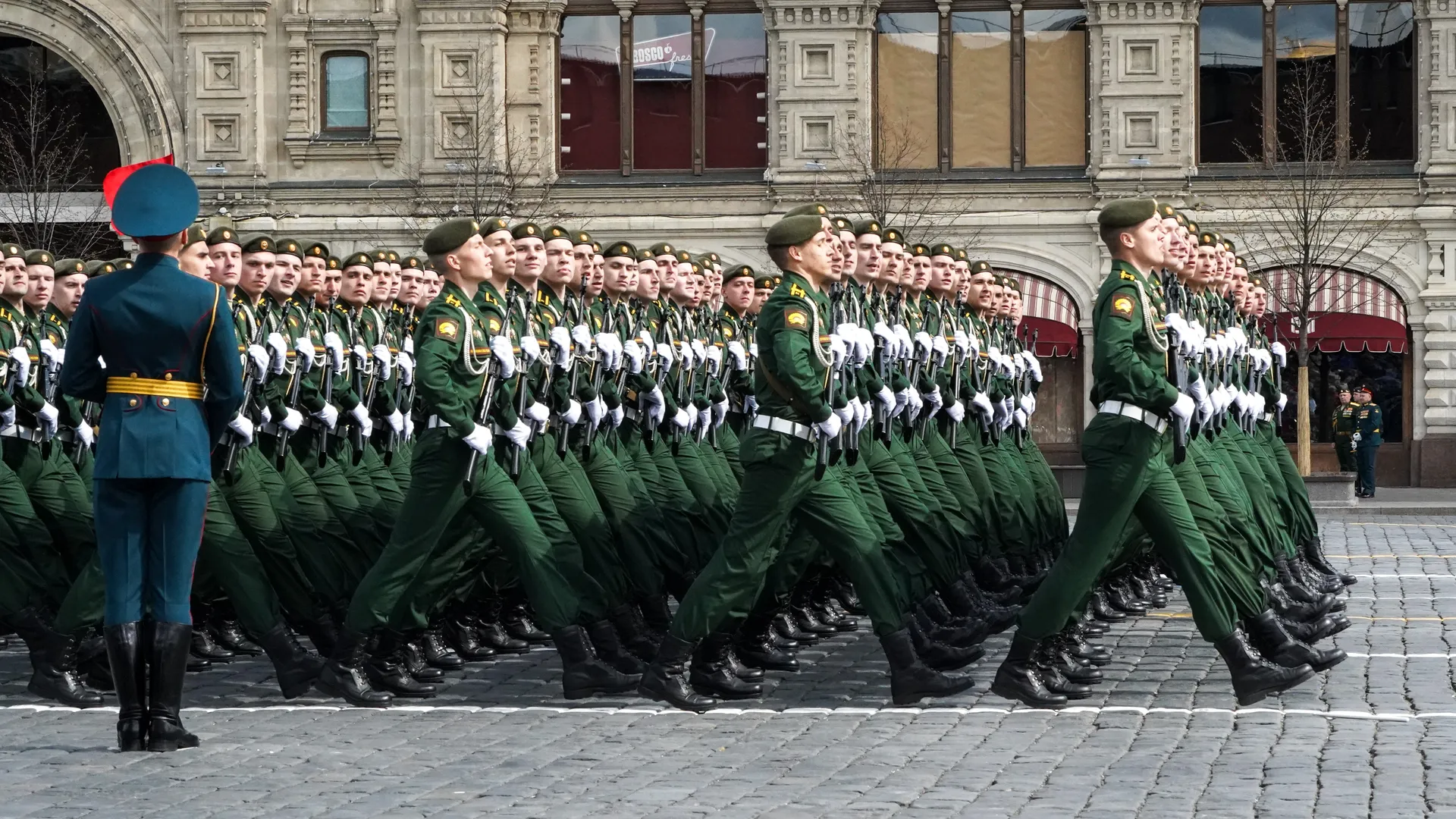 В Москве нанесли временную разметку для репетиций и Парада Победы