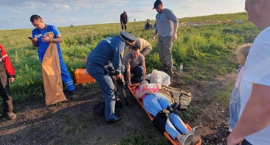 На гулявшую в горах Башкортостана упал парапланерист