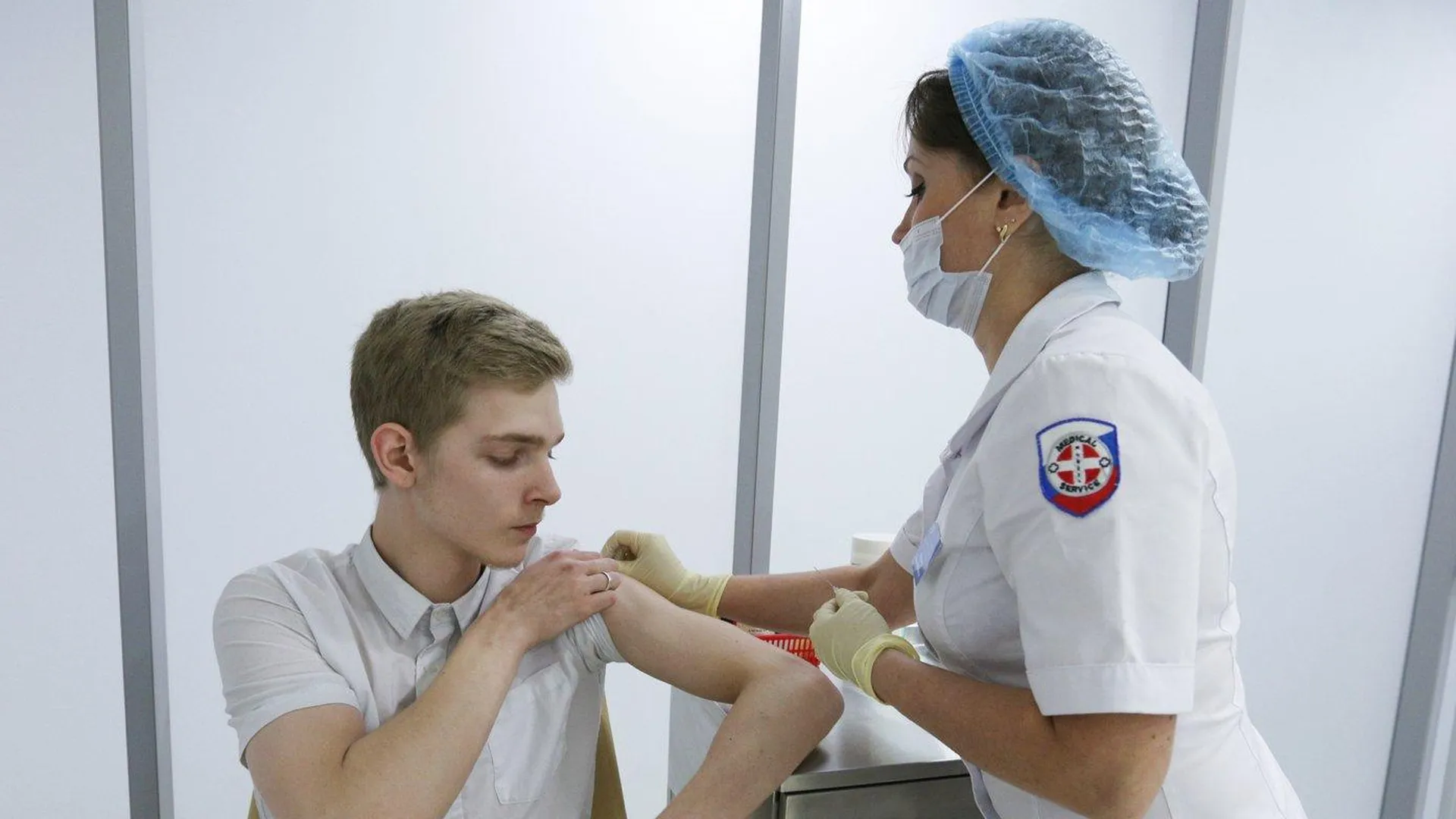 Вакцинация подростков от COVID‑19 в Москве: где можно привиться, какие документы нужны