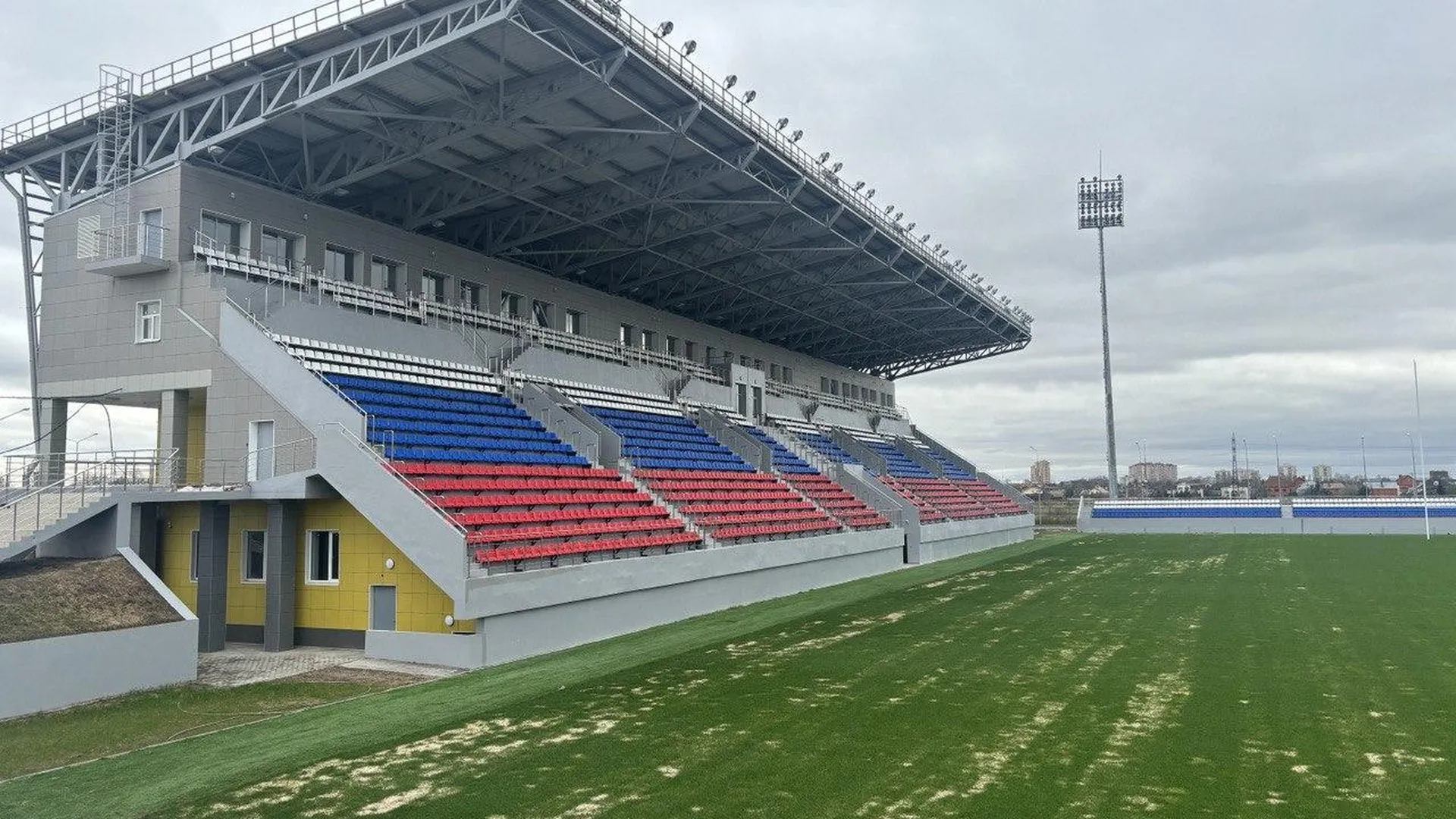 Стадион для проведения соревнований по регби достроят в Щелкове этим летом