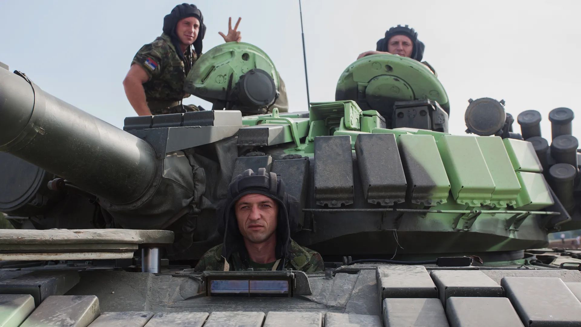 Окопаться не удалось: российские танки уничтожили позиции ВСУ в приграничье